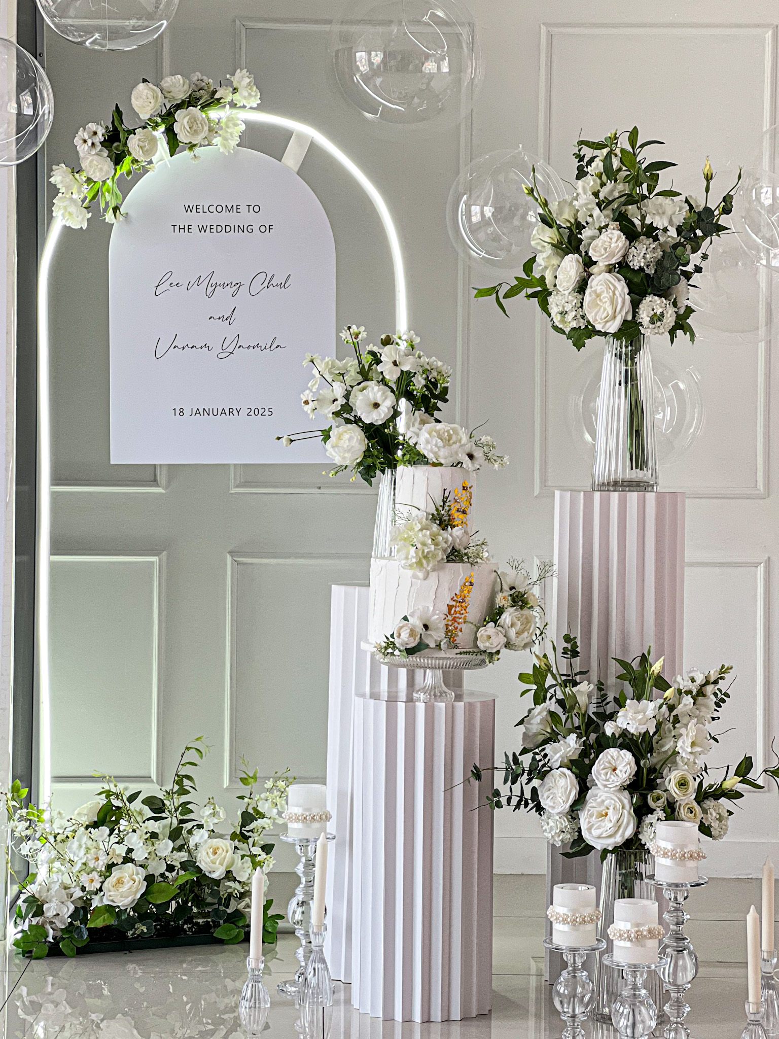 럭셔리한 실버 미러볼 웨딩 포토존 상세이미지 1