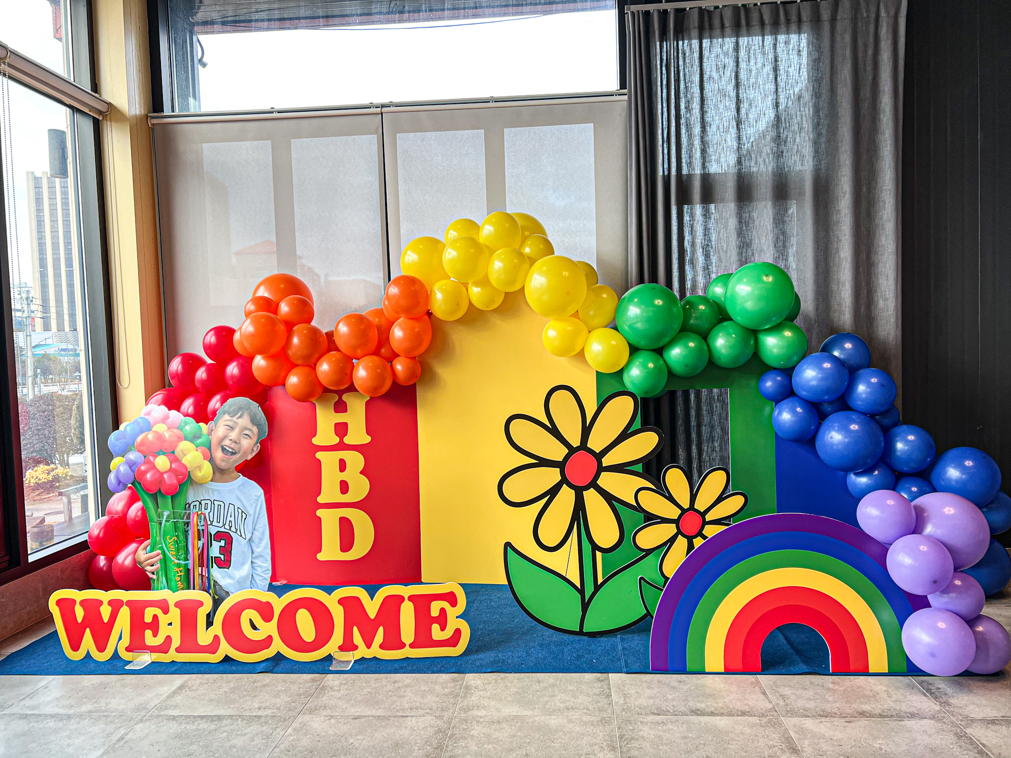 레인보우 테마 8번째 생일 파티 풍선 장식 상세이미지 1