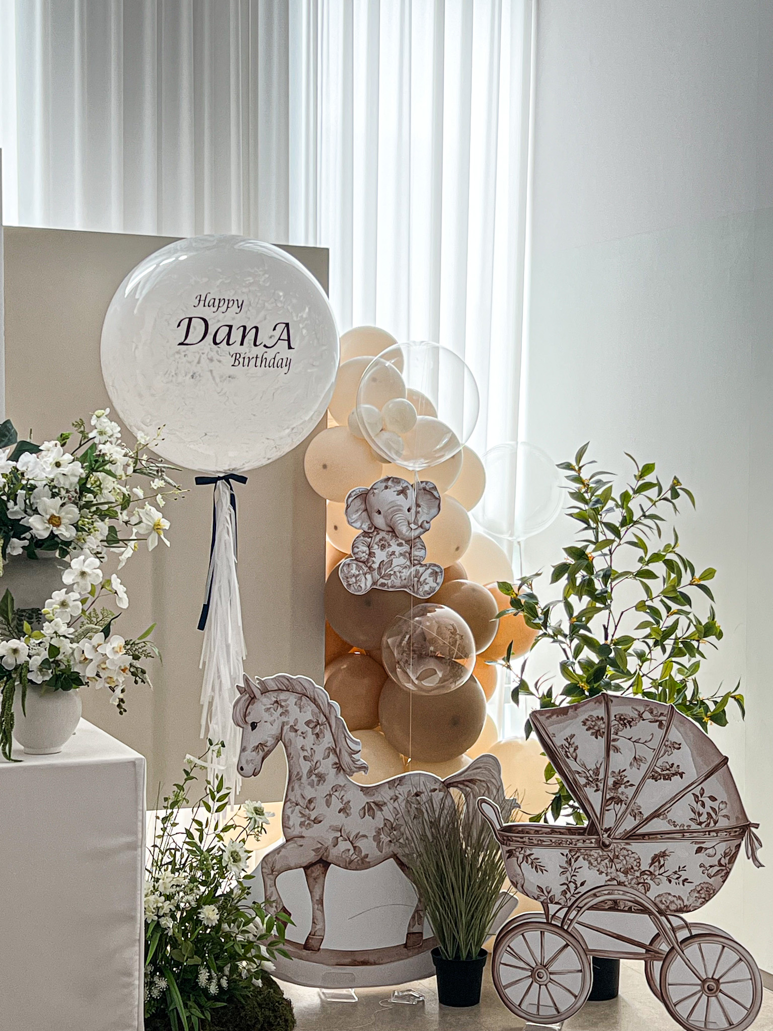 클래식 톤의 감각적인 돌잔치 풍선장식 상세이미지 1