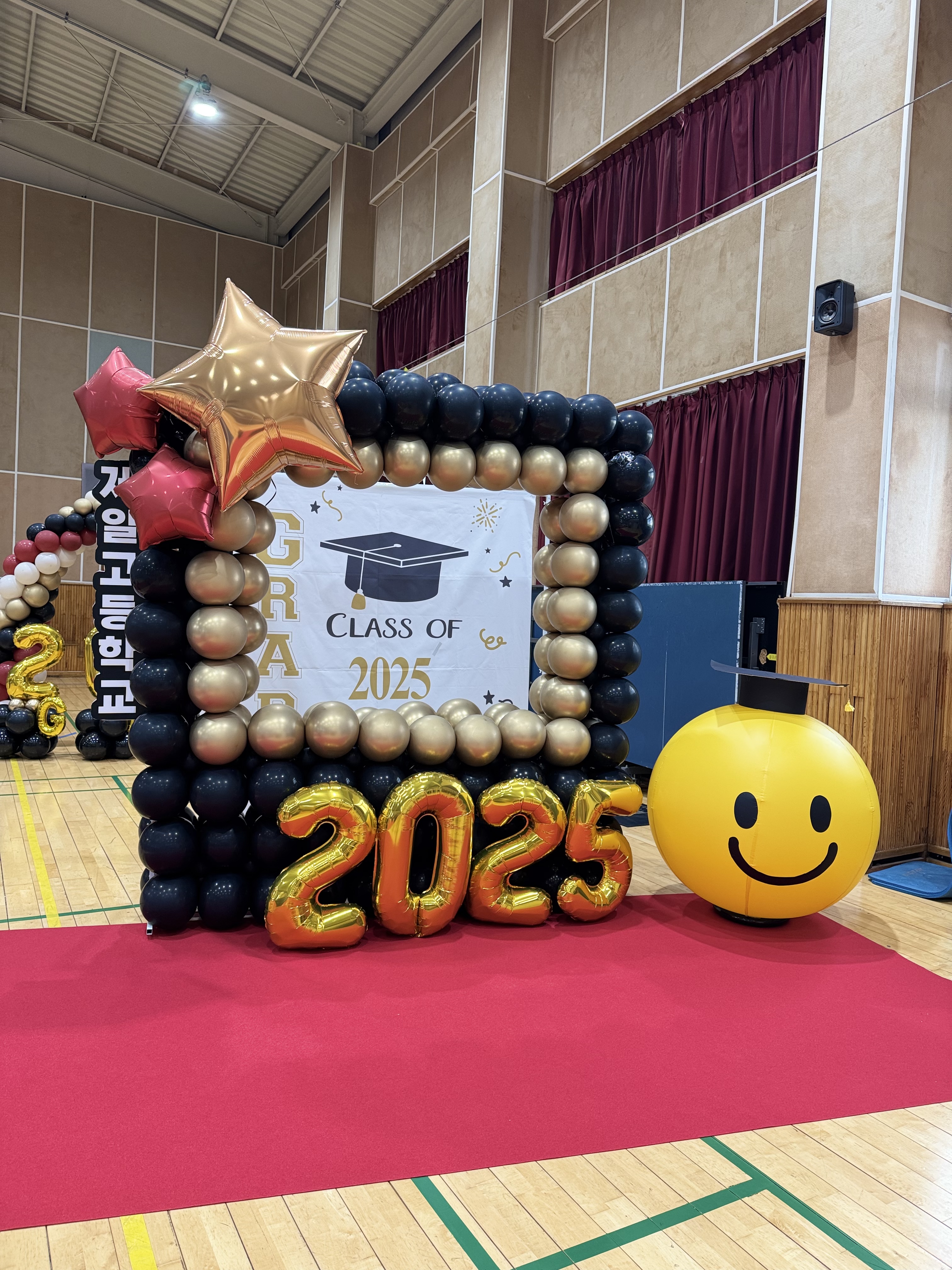 2025 블랙&골드 졸업 포토존 상세이미지 1