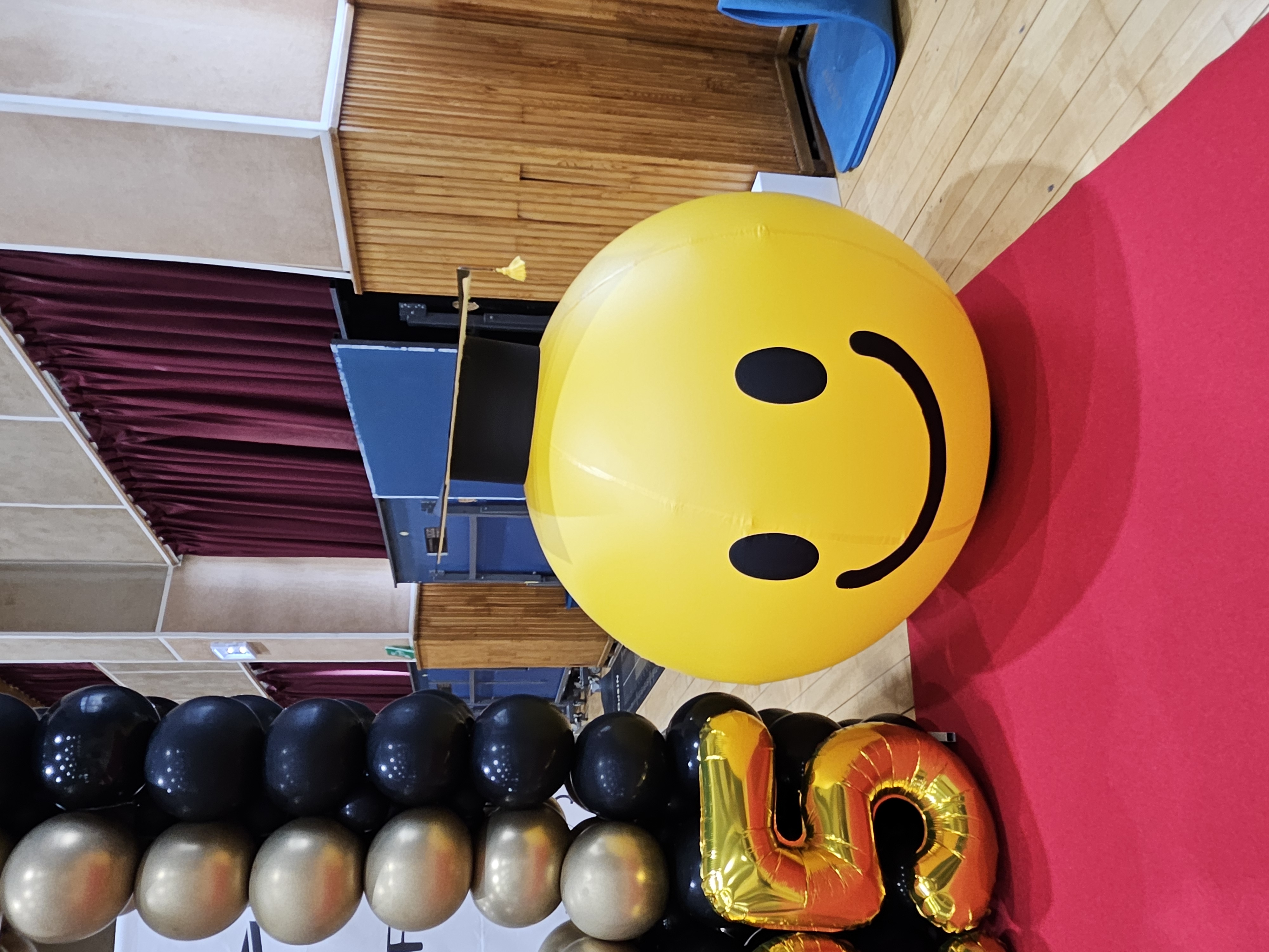 2025 블랙&골드 졸업 포토존 상세이미지 2