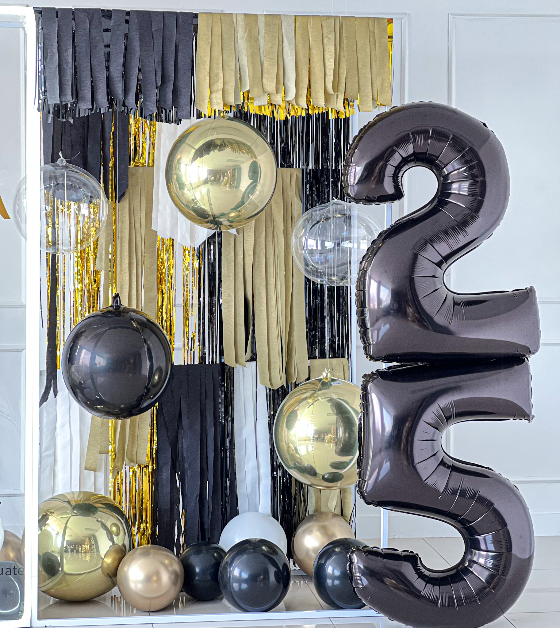 블랙&골드 졸업식 포토존 상세이미지 1