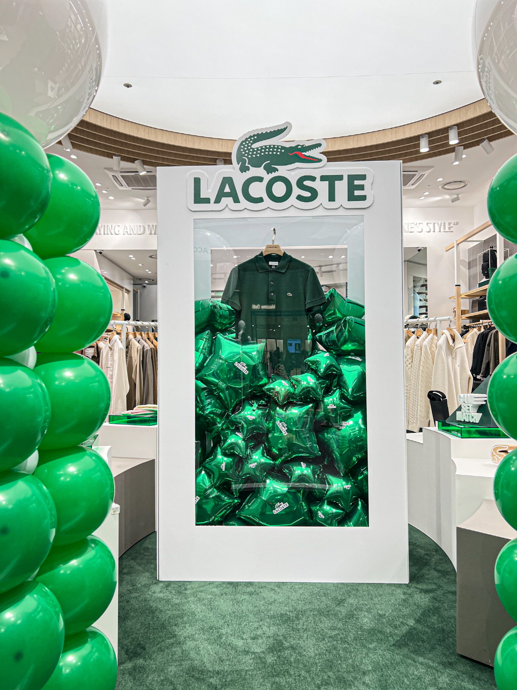 라코스테 브랜드 매장 풍선 장식 상세이미지 4