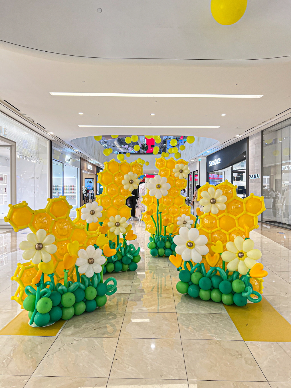 봄 햇살 가득한 벌집 & 플라워 풍선 포토존 상세이미지 1