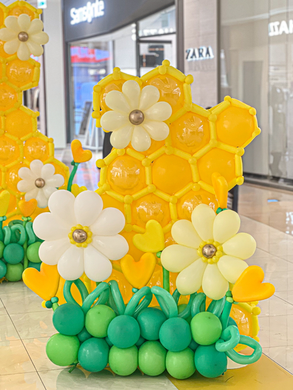 봄 햇살 가득한 벌집 & 플라워 풍선 포토존 상세이미지 3