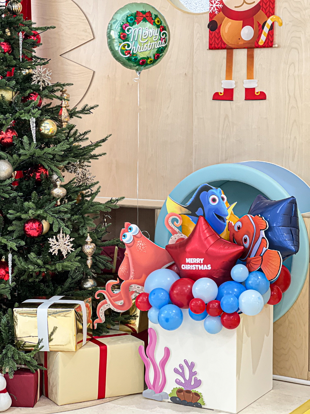 강동구 아이맘 길동점 크리스마스 시즌 공간 연출 상세이미지 1