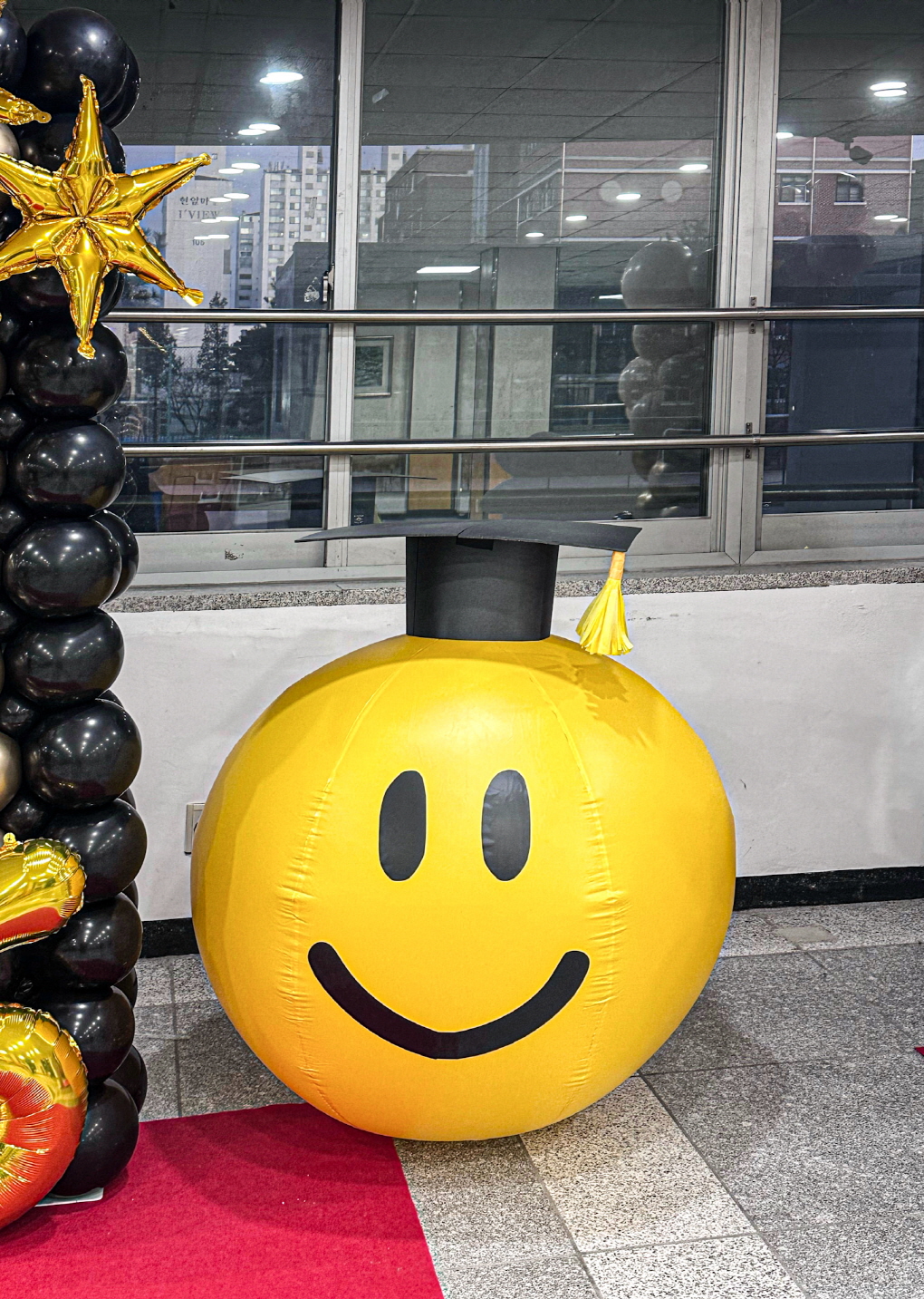 죽전고등학교 2026 졸업 포토존 장식｜행사장 분위기를 완성한 공식 포토스팟 상세이미지 2