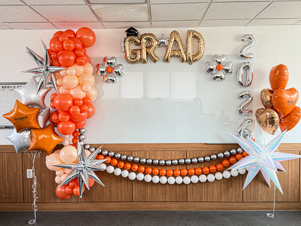 동국대학교 졸업식 장식 │ 과사무실 맞춤 풍선 데코 상세이미지 1