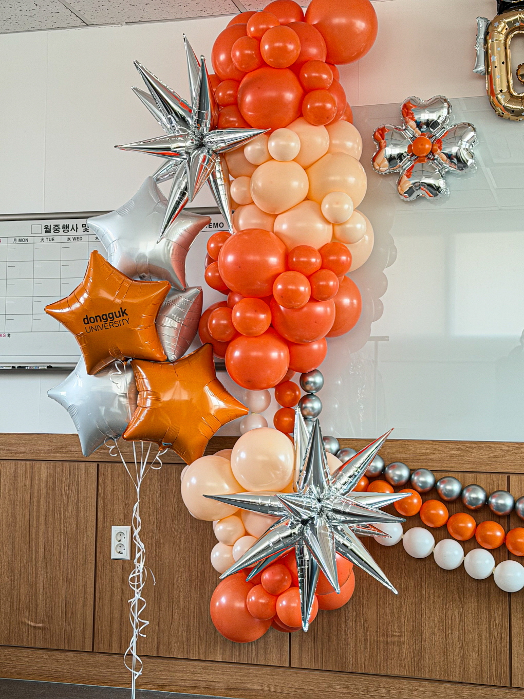 동국대학교 졸업식 장식 │ 과사무실 맞춤 풍선 데코 상세이미지 3