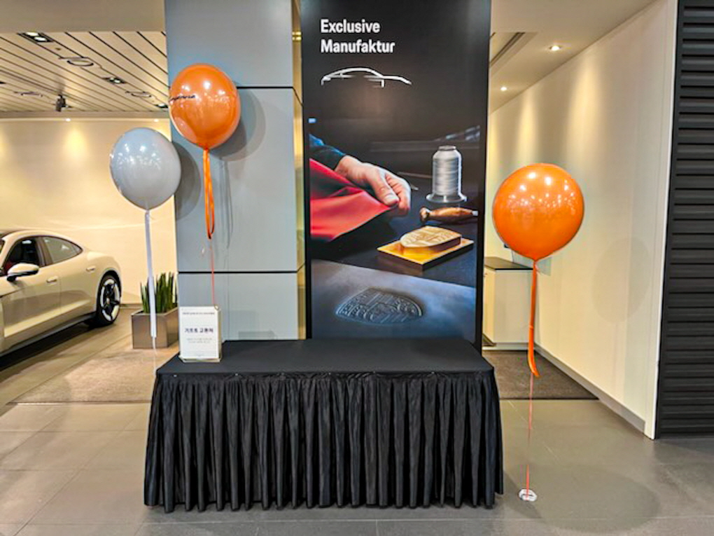 포르쉐 전기차 출시행사 │ 브랜드 맞춤 풍선 연출 상세이미지 1