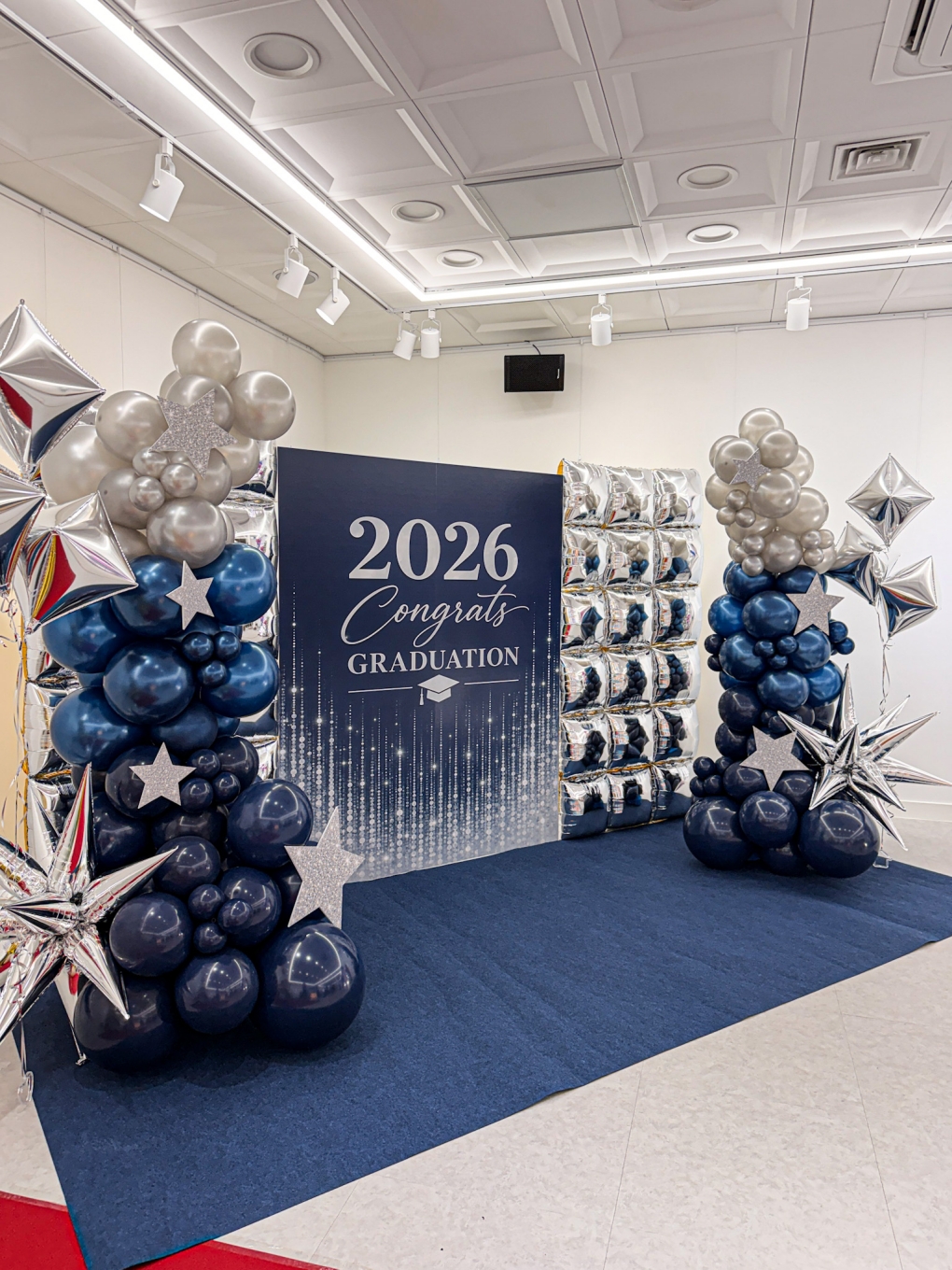 2026 졸업식 실버 포토존