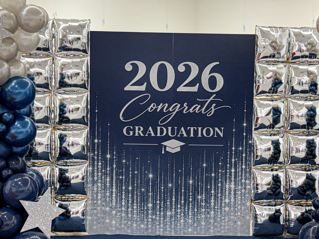 2026 졸업식 실버 포토존
